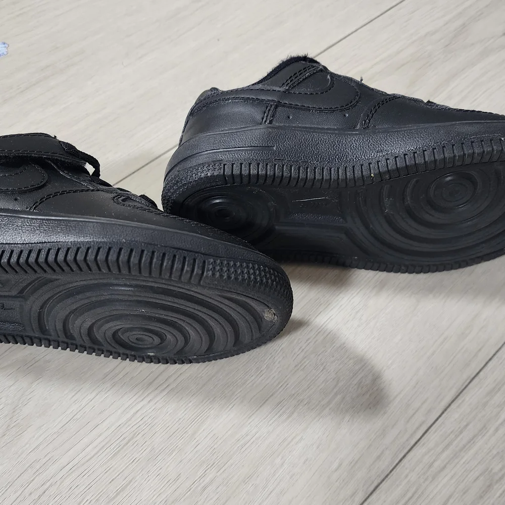 Air Force 1 Nike Kids Black Sneakers - Picture 4 of 4